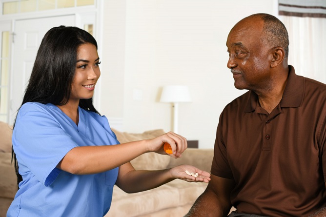 helping-seniors-with-medication-administration